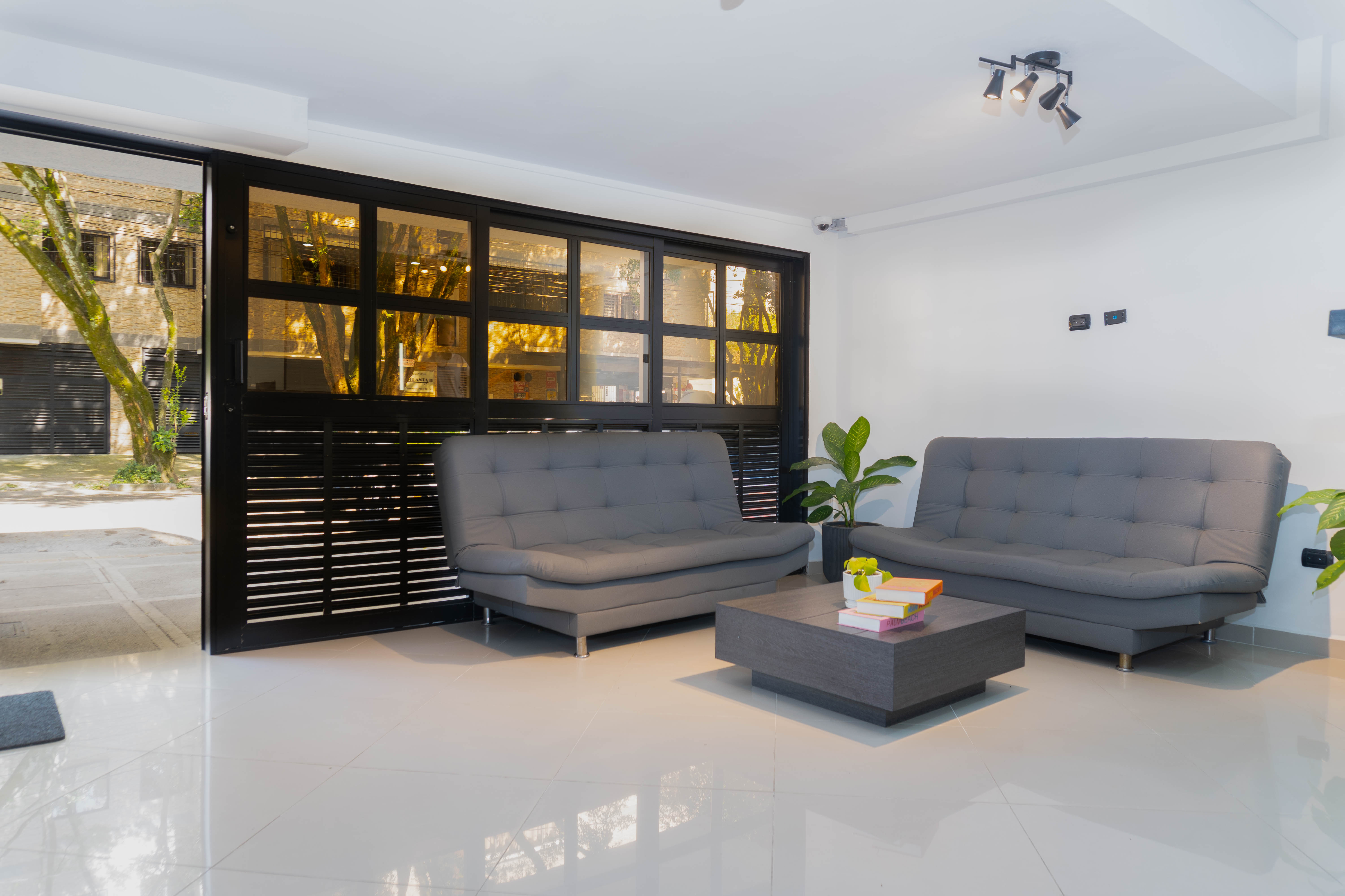 Fachada Hotel Medellin